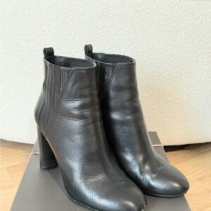 Vince Camuto Fateen Black Ankle Booties